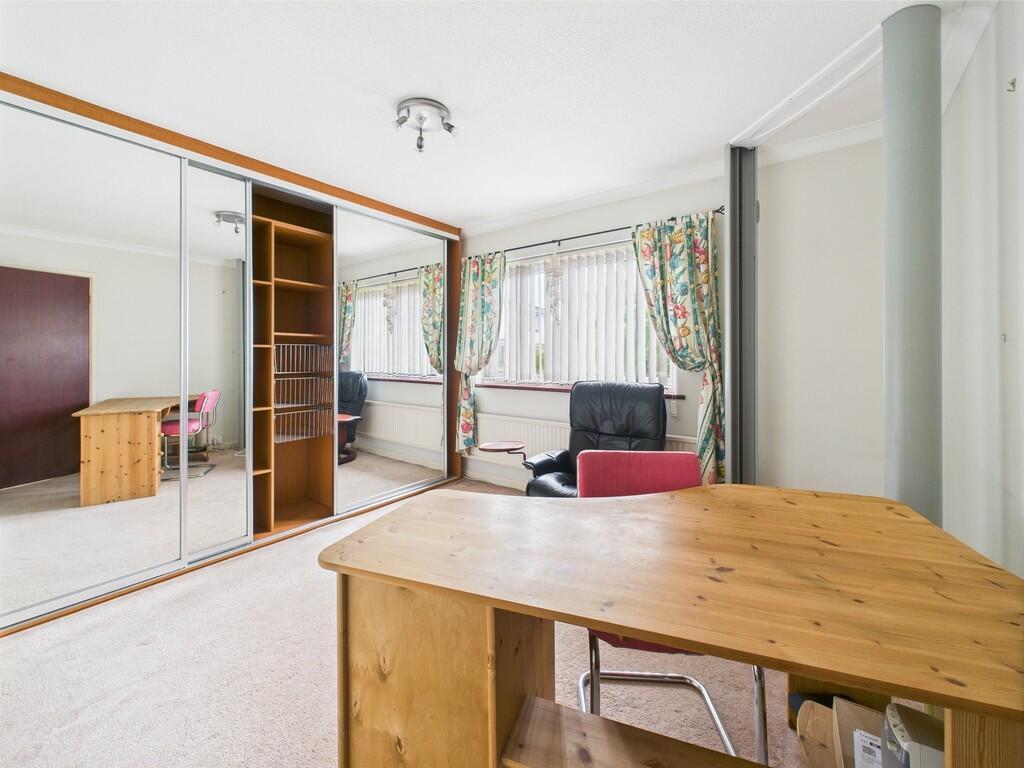 CAM02089G0-PR0483...