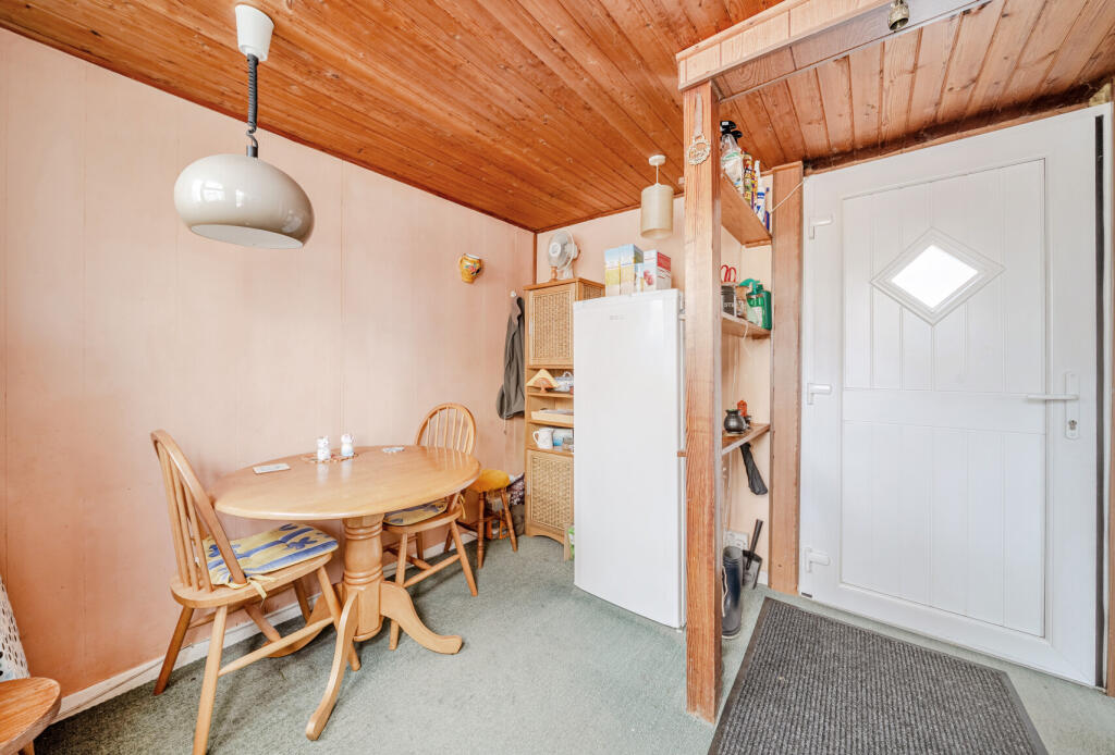 1329904-25-688a06...