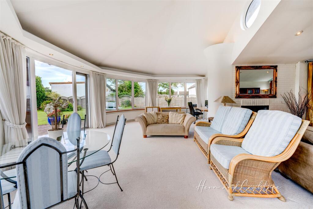 Wellfield Court, Marshfield, HernCrabtree (6).jpg