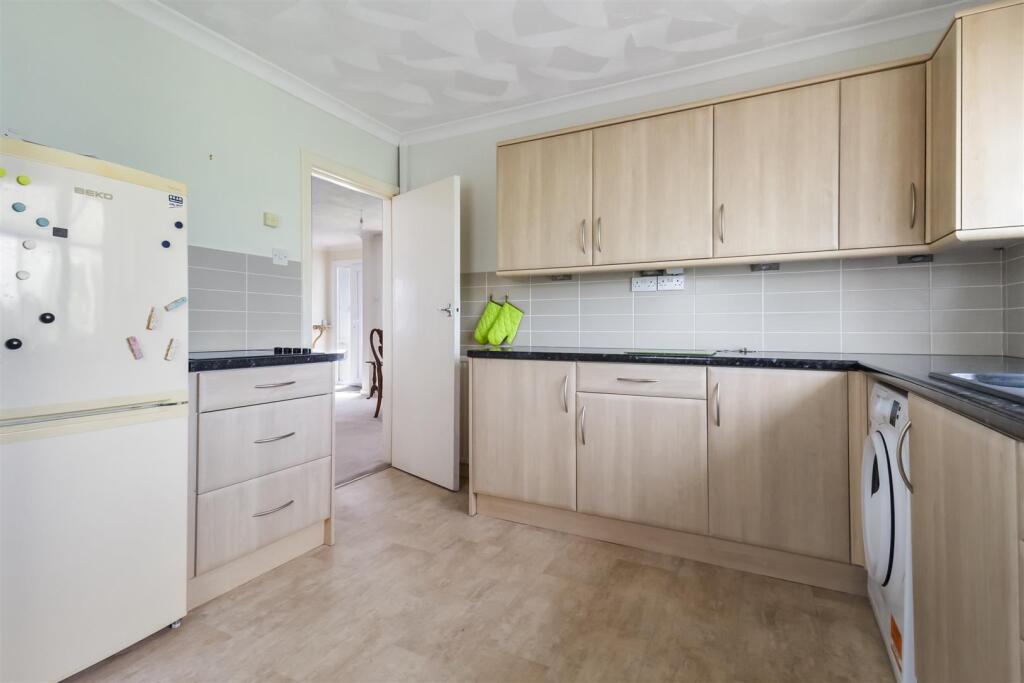 Goring Way 208-013.jpg