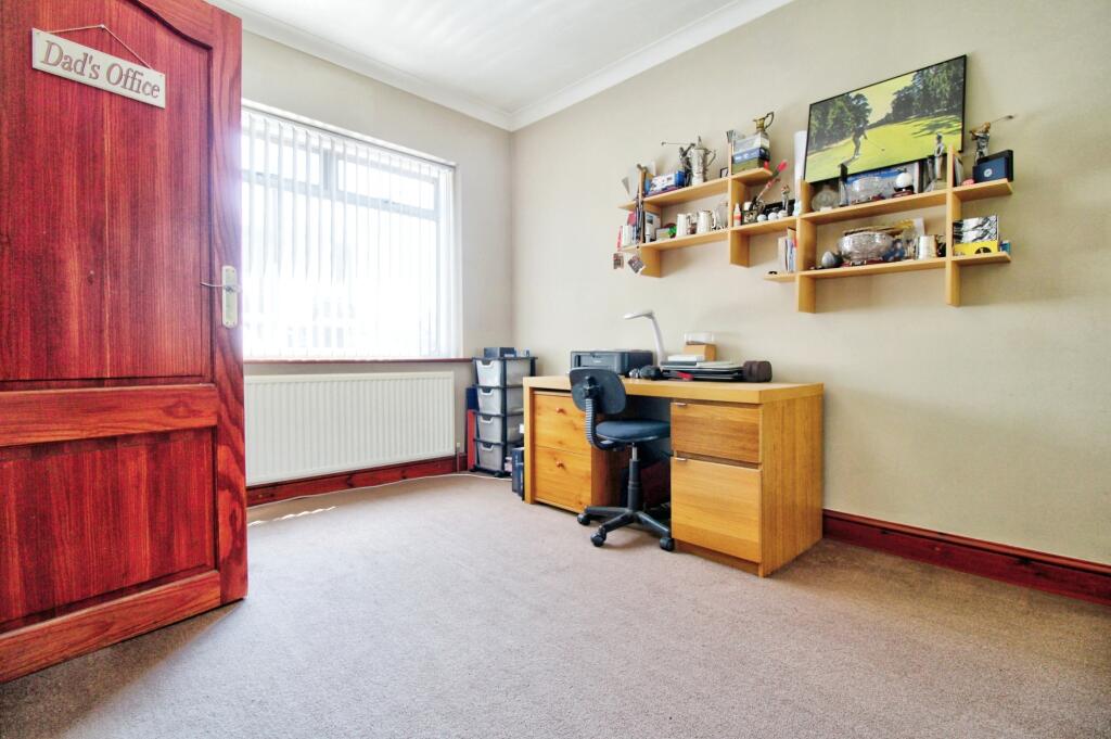 Ground floor bedroom / office