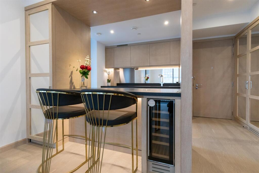 kitchen dining (1 of 1).jpg