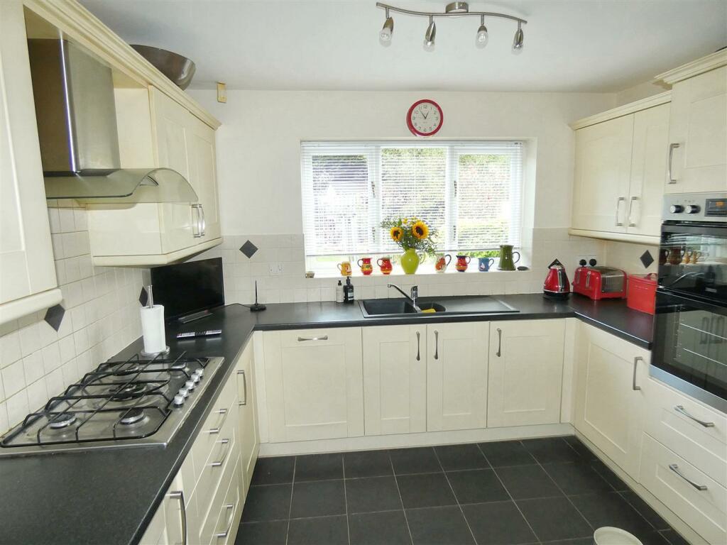 P1090902 (Large).jpg