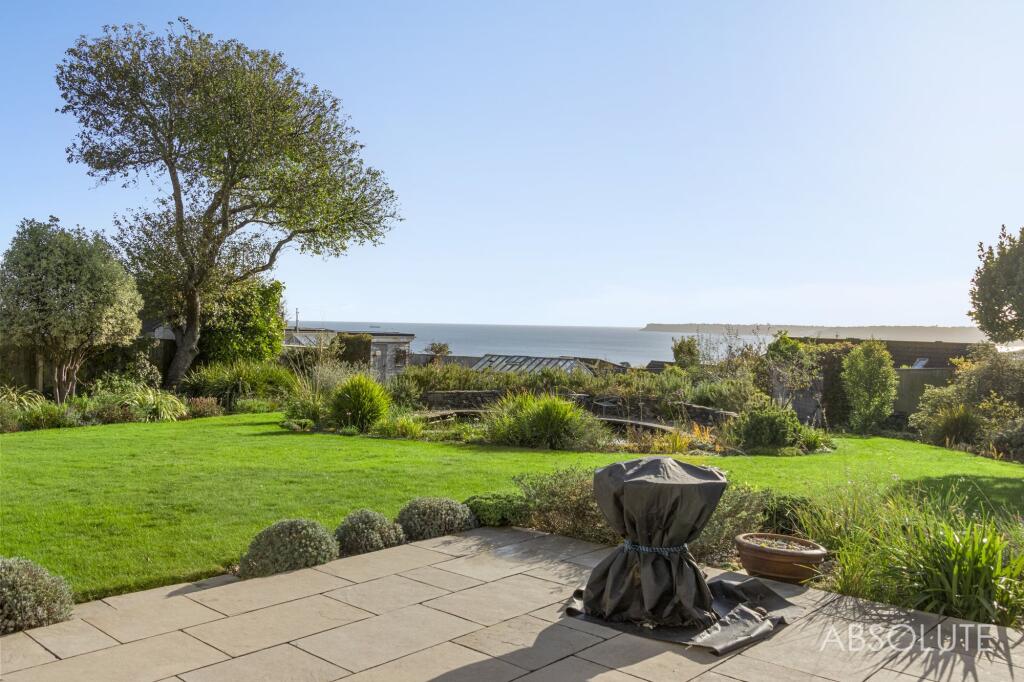 Garden and sea view