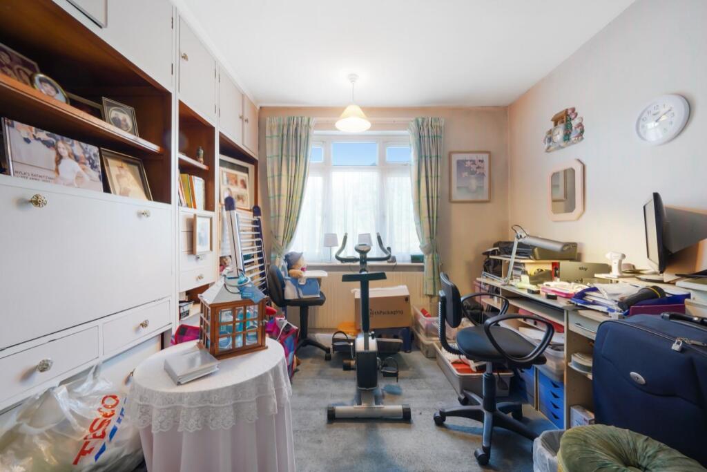 35 Birchen Grove - c9a9i0SBiLHsbKGAditk.jpg