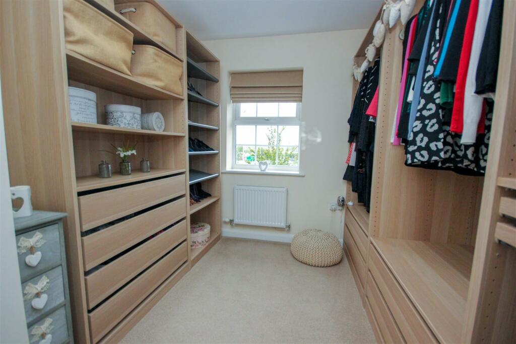 Bedroom 4.jpg