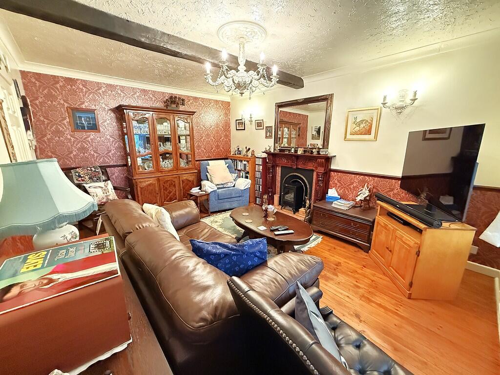 LIVING ROOM 2