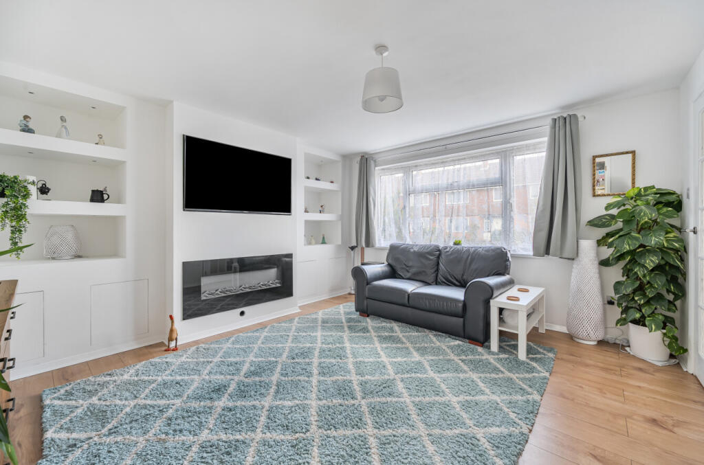 1343720-11-68b595...