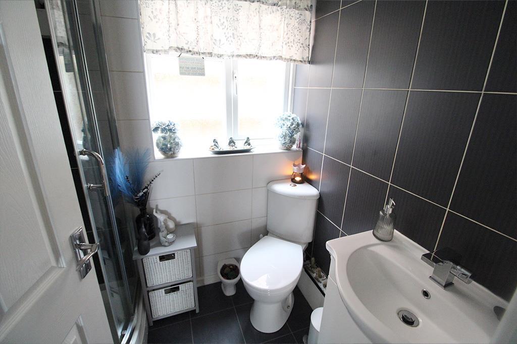 downstairs shower room.jpg