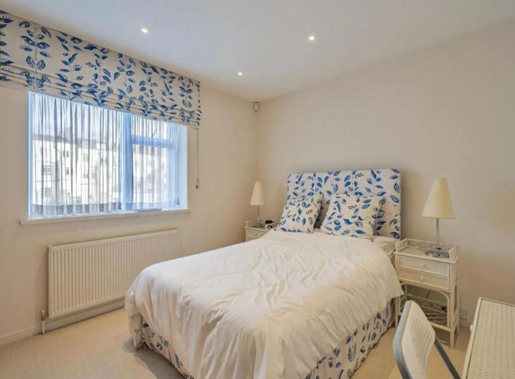 bed 4.JPG