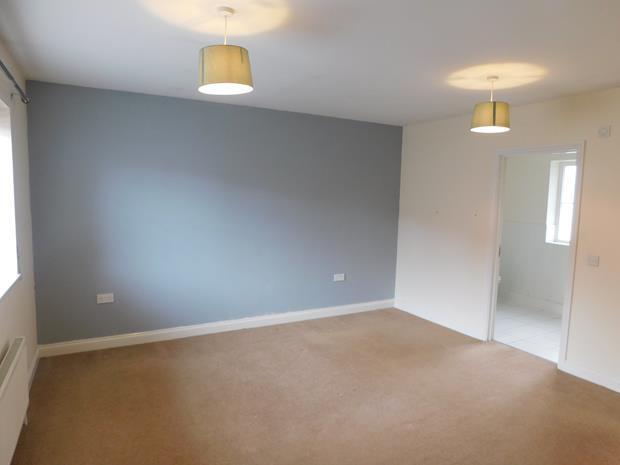 2a Thrapston Road Master Bedroom
