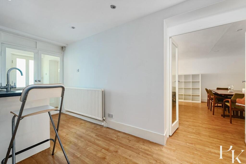 22a Montpelier Cresent, BN1 (7).jpg