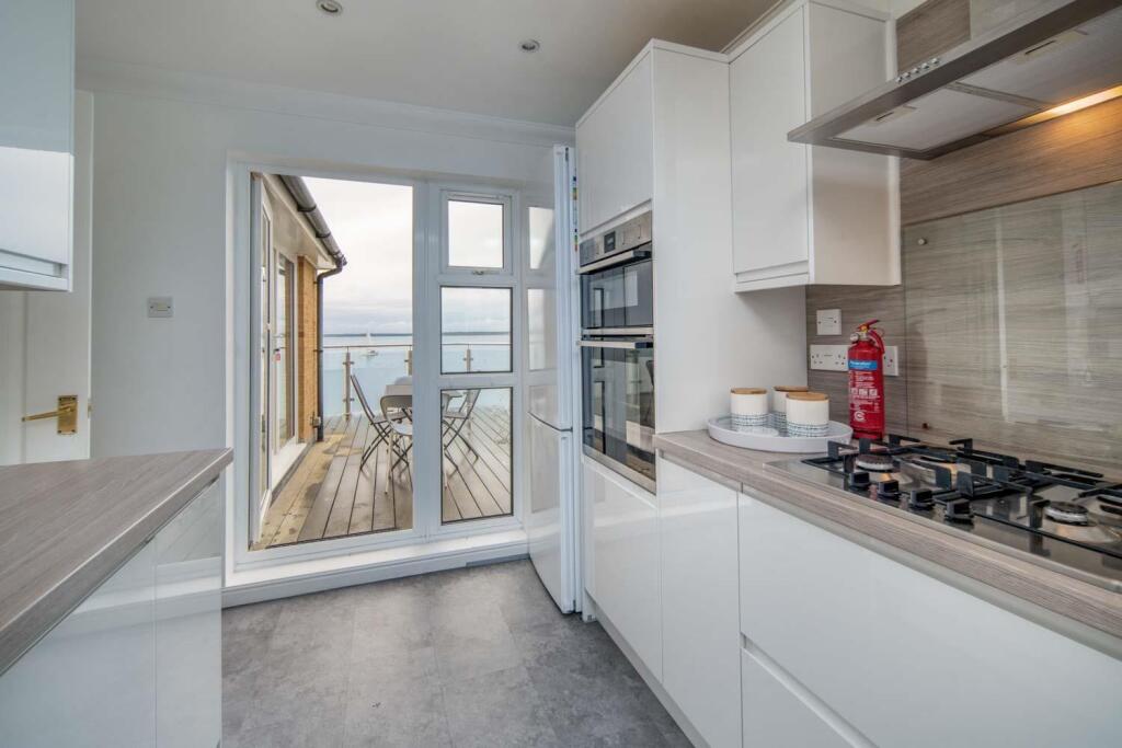 Door to Balcony/Terrace
