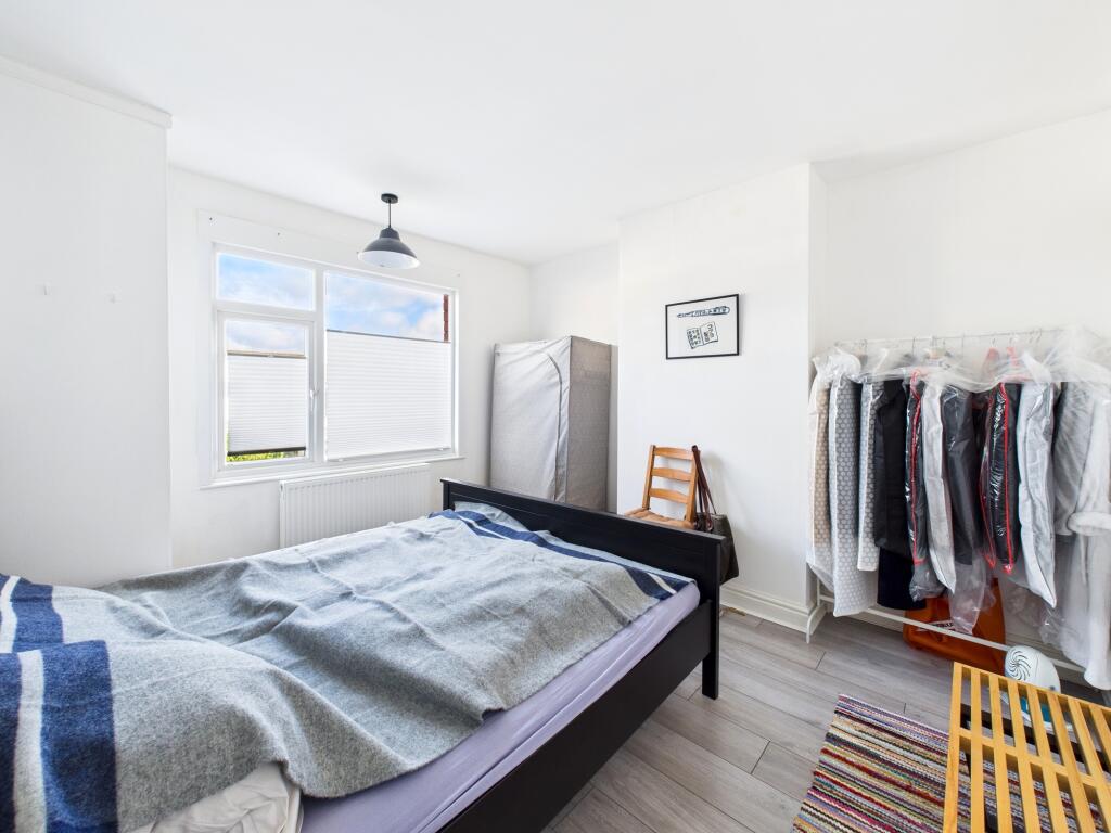 CAM05192G0-PR0185-STILL021