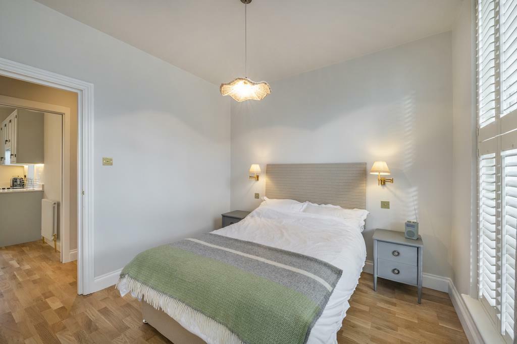 bedroom (1).jpg