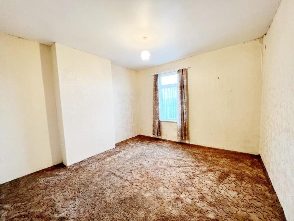 Bedroom 1.jpg