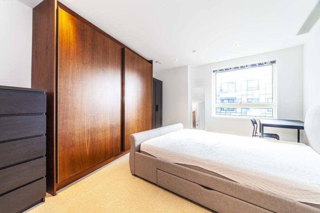 En-suite bedroom #1