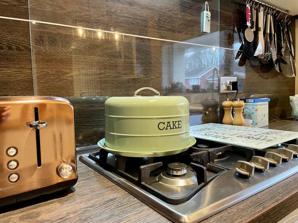 Kitchen B'fast Room