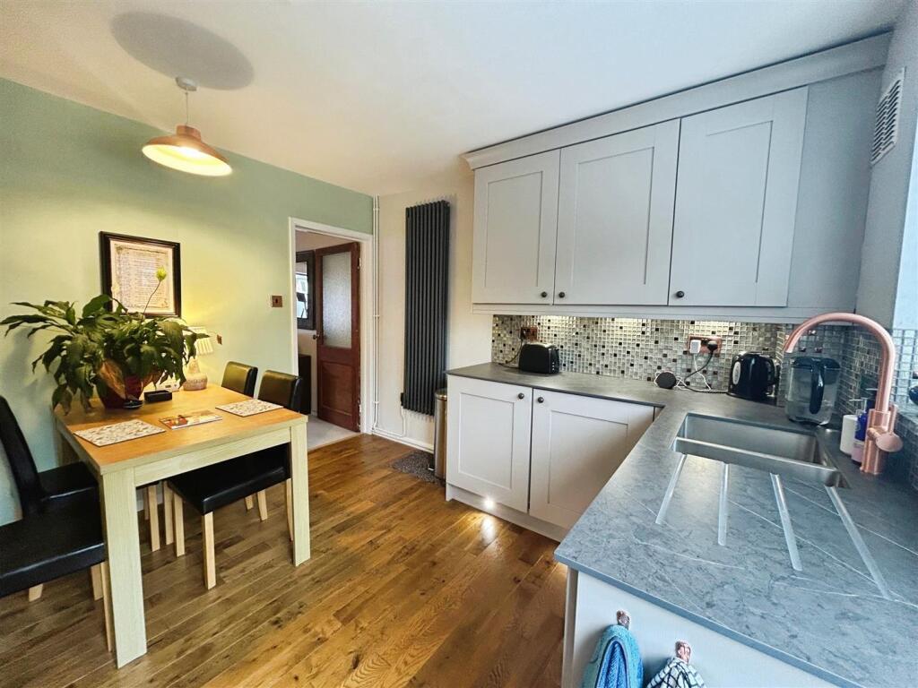 73c72b57-4-40B6-97EE-E986461CFCE9-1542-0000010A4F8