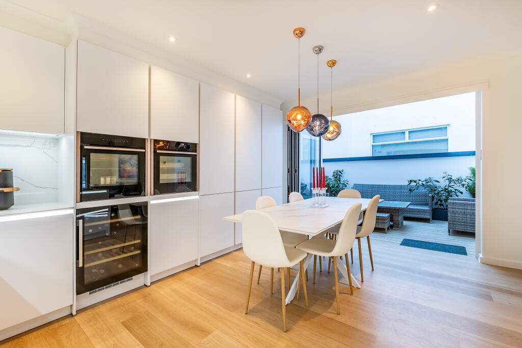 Kitchen / Garden
