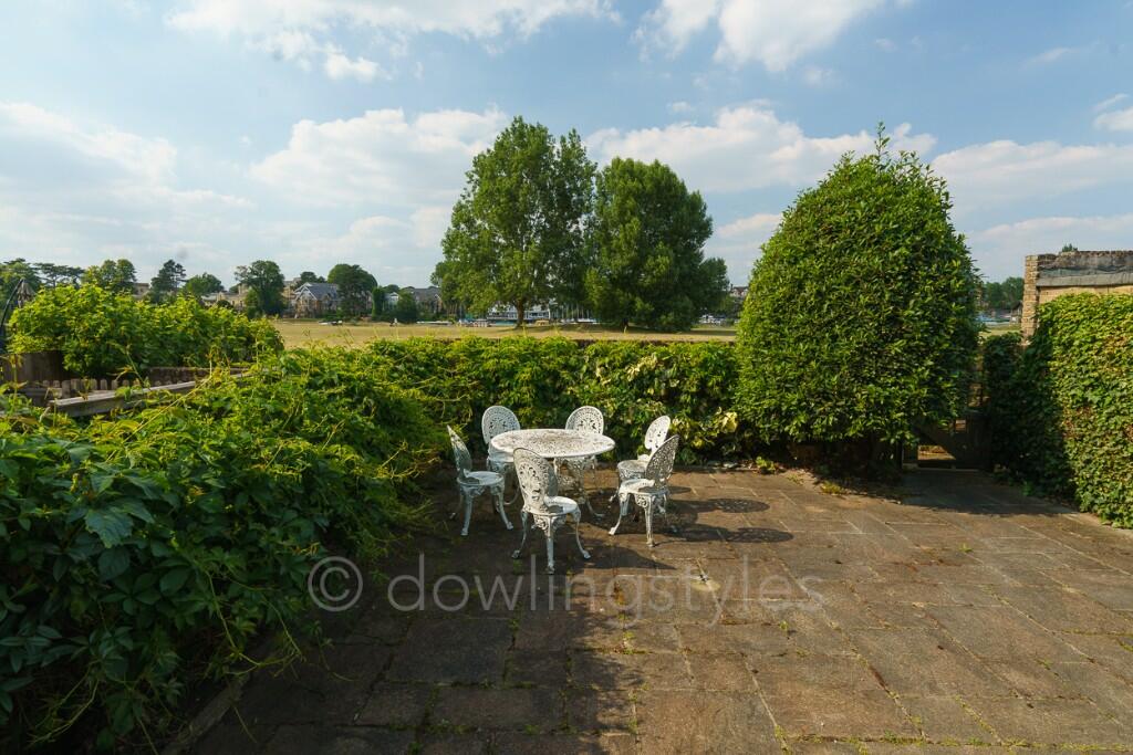 Rear patio garden.