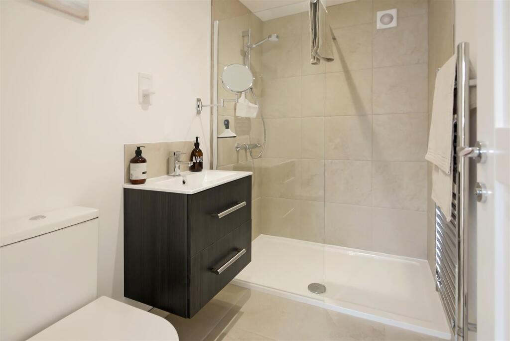 Annex Shower Room