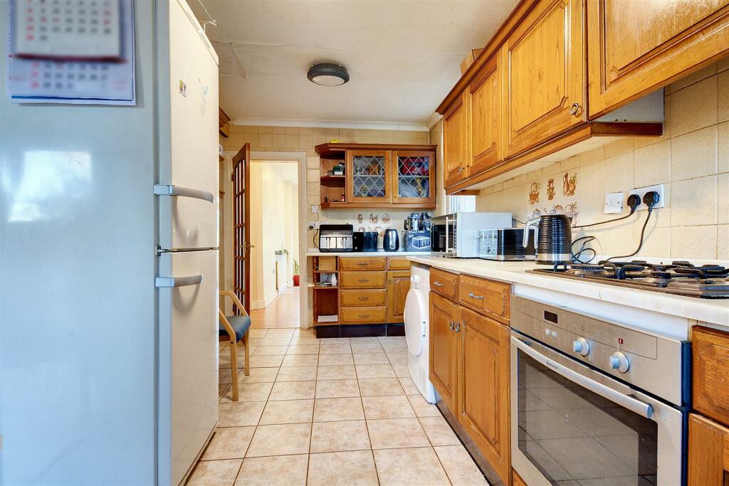Kitchen_5.jpeg