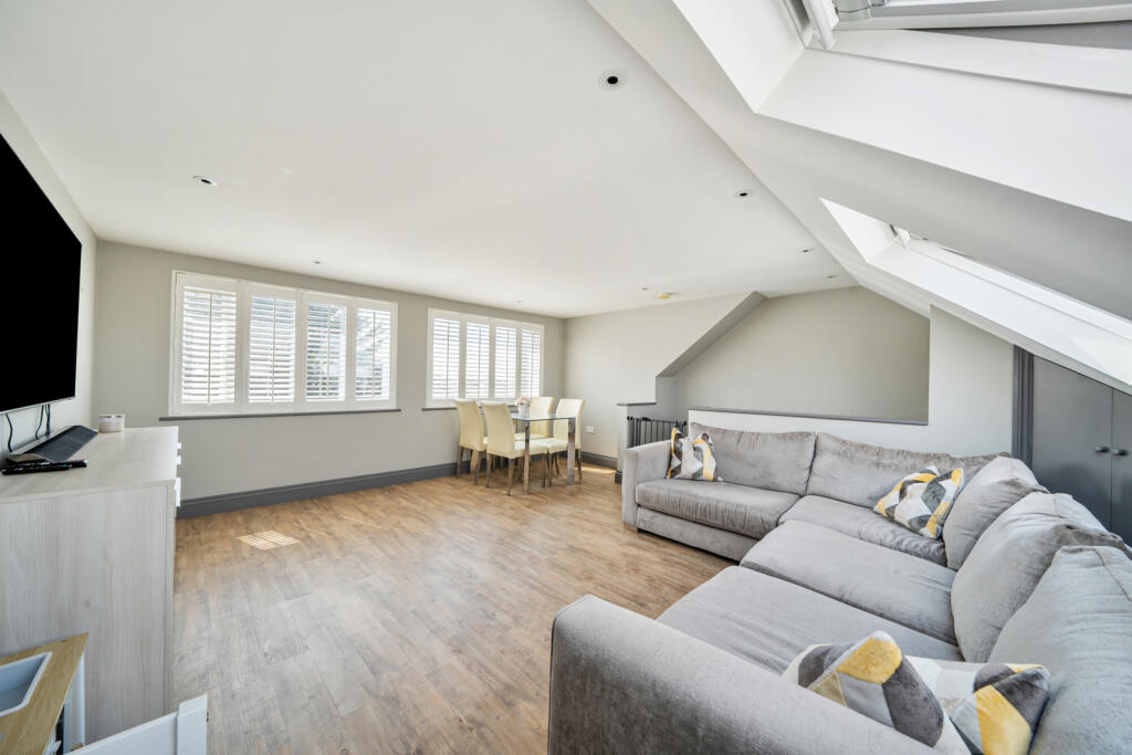 1340466-8-689b3e4...