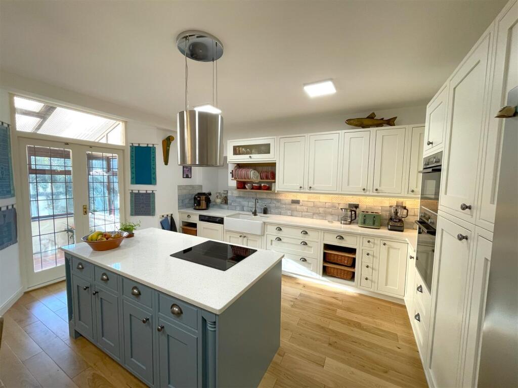 kitchen 6.jpg