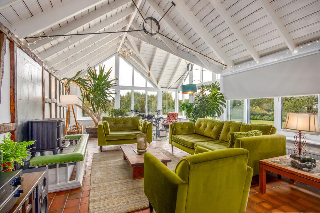Sitting room/ Garden Room/ Bar