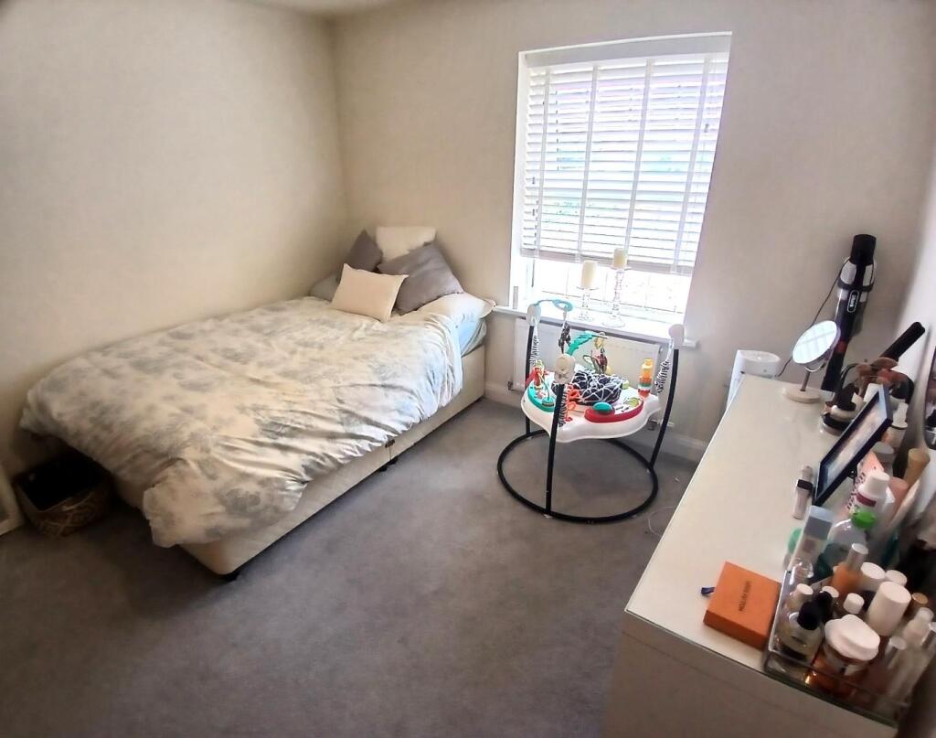 Bed 2.jpg