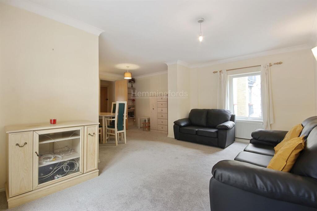05-2ed177446 - AM - 56 Leeds Court, 201 St. John S