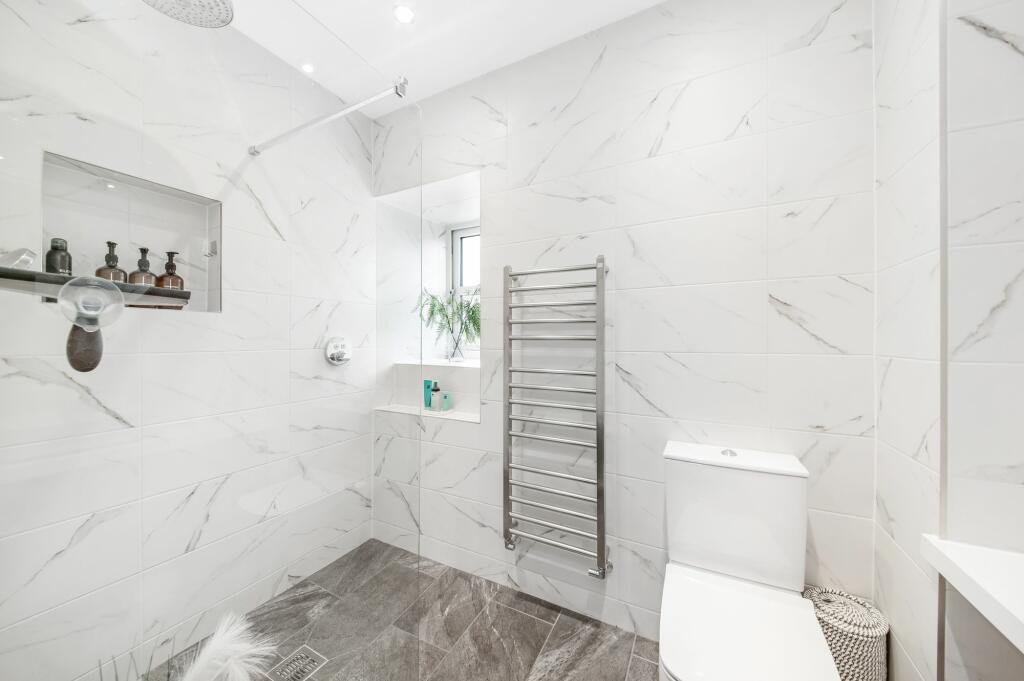 BEDROOM ONE EN-SUITE