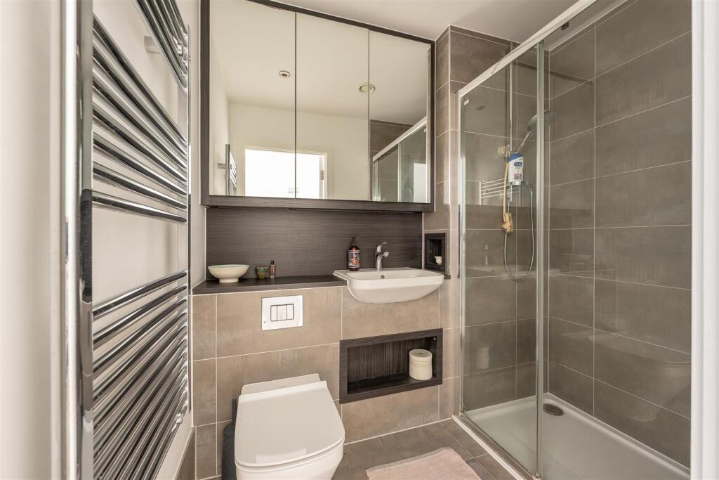 Adansbeck Court, E3