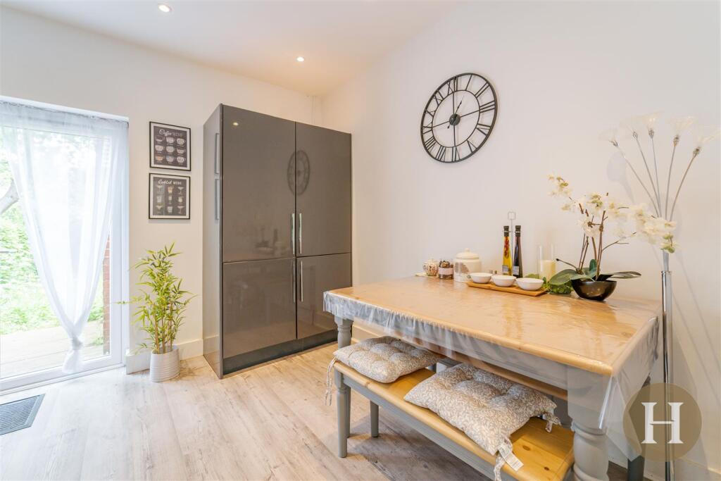 Hadleigh Estate Agents-6.jpg