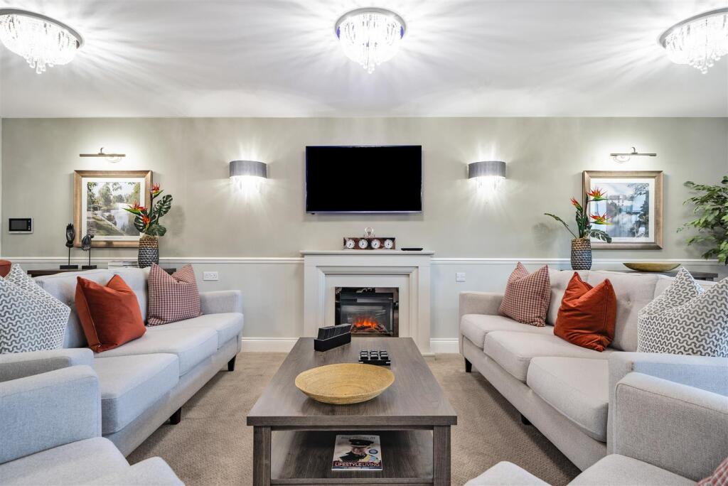 Owners Lounge.jpg