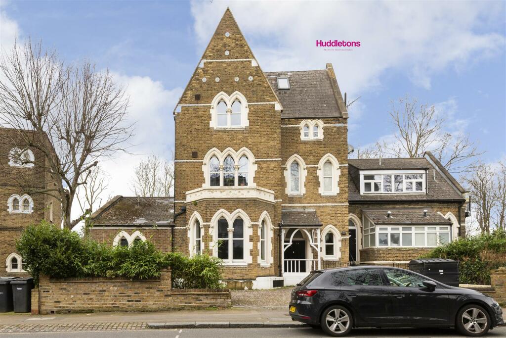 F2, 19 Crescent Road - 17.jpg