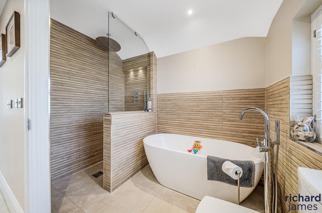 e3b4aefa-c663-422...