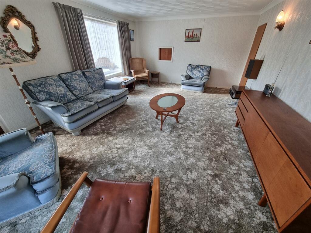 Lounge 2