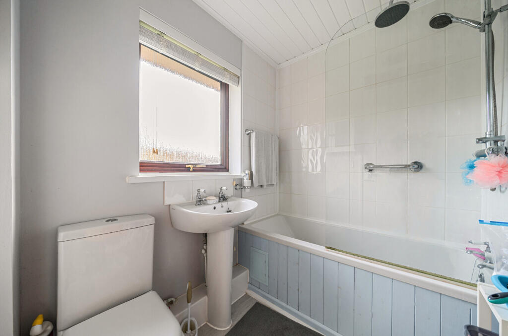 1372601-16-68fb44...