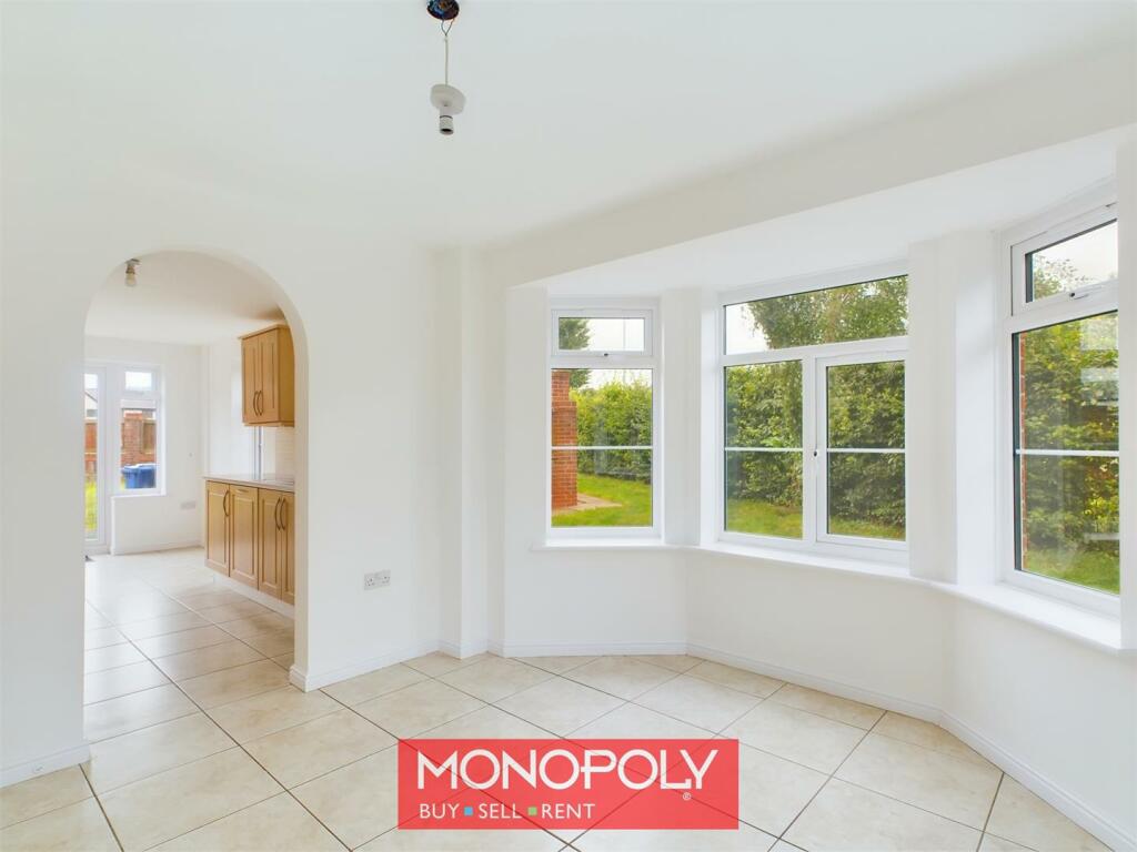 Dining Room \ Snug