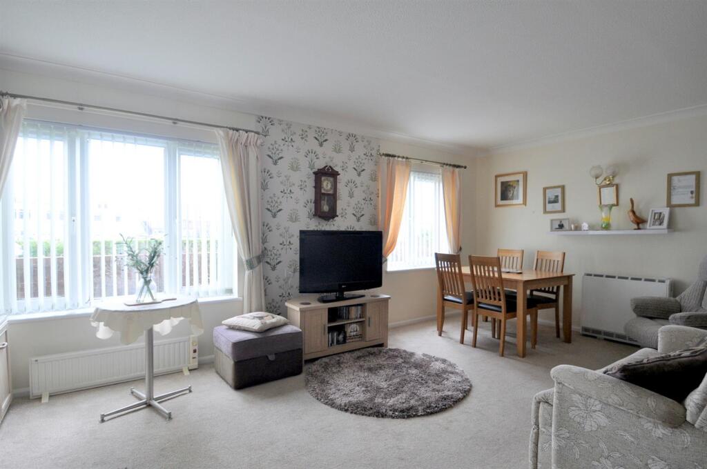Sitting/Dining Room