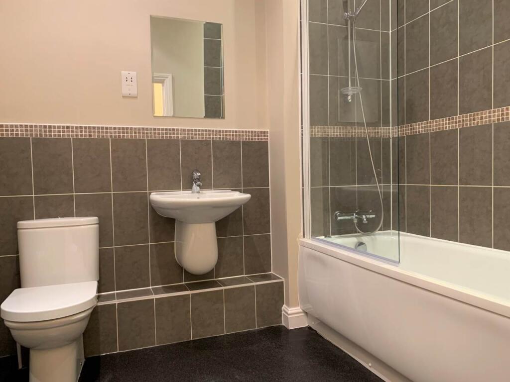 Edison Court, 27 (2)