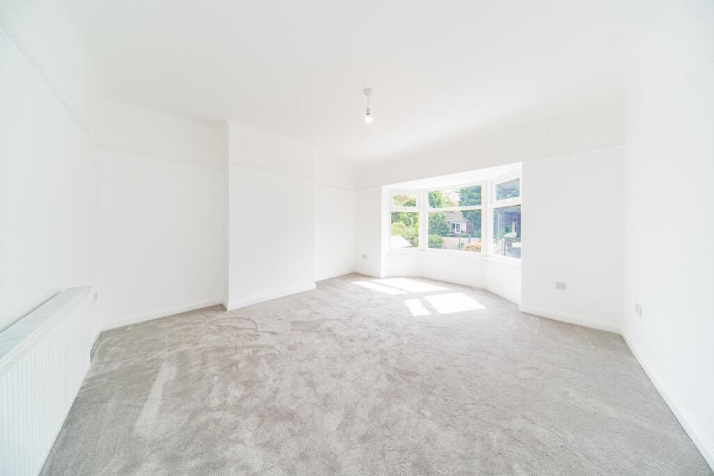 6 stanley crescent lounge.jpg