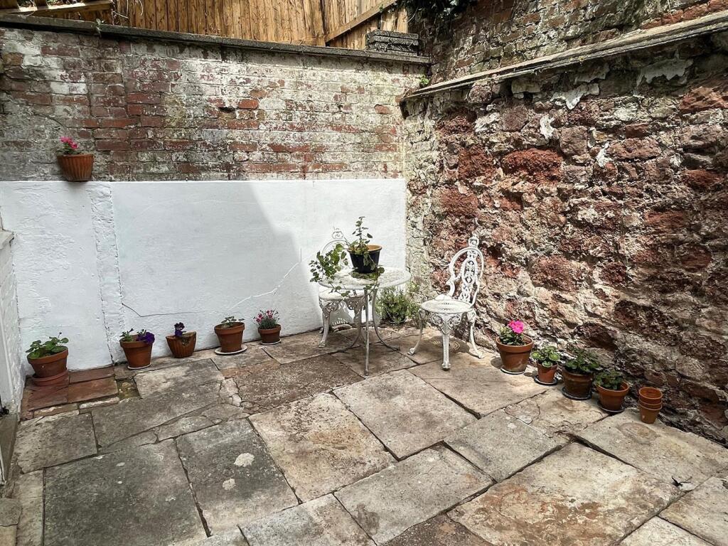 Rear Courtyard Garden