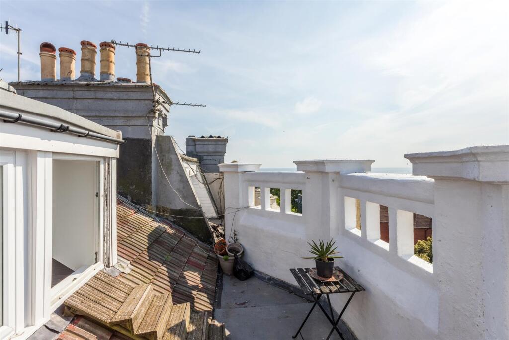 Flat 6, 3 Denmark Terrace-14.jpg