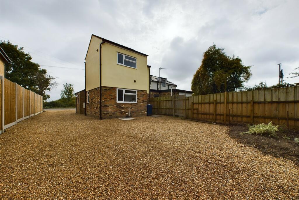 CAM02545G0-PR0256-STILL013