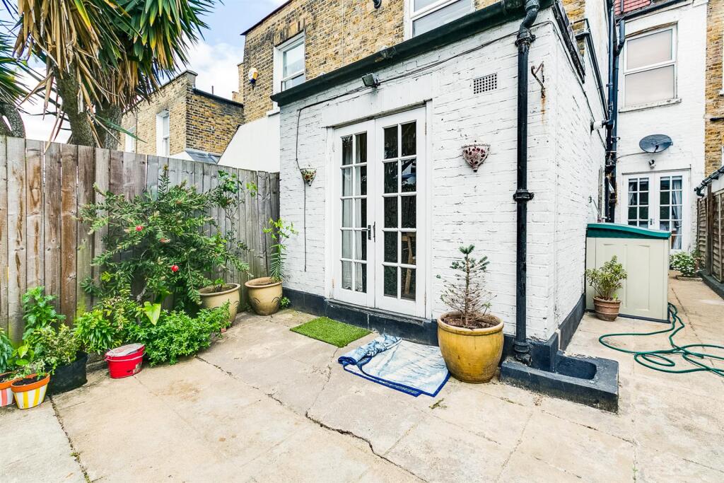 Cornwall Grove, W4 - FOR SALE