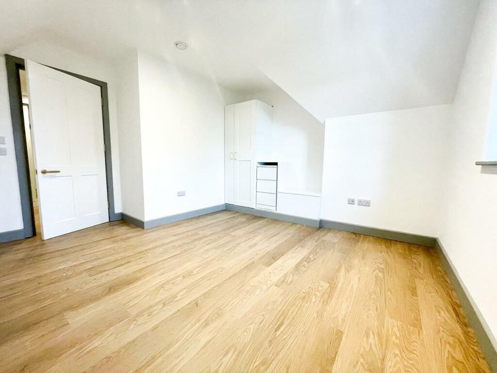 Flat 6, 57 Malden Road (iv).jpg