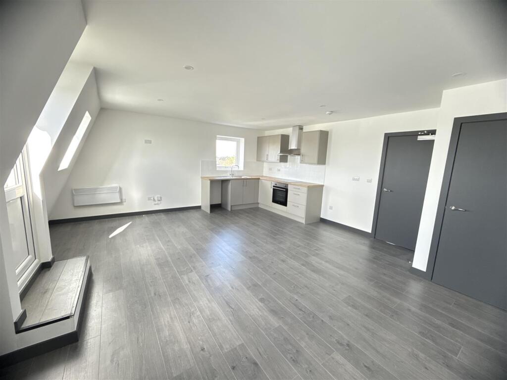 Flat 16 pent -14.jpg